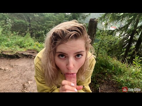 ❤️ Дівчина ковтає сперму після публічного мінету - Єва Ельфі Супер порно у нас ❤